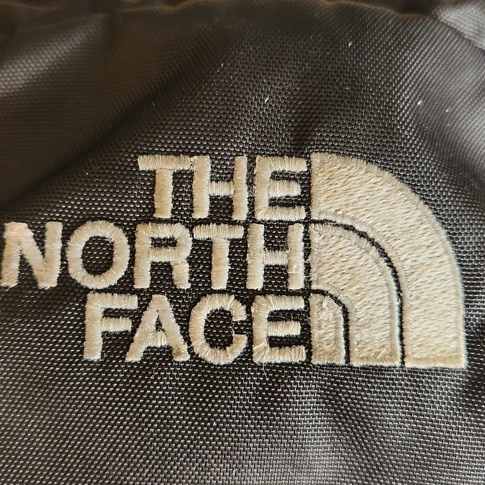 The North Face black womans belt bag - Picture 7 of 10